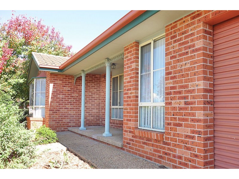 1/1 Minchin Place, Kooringal NSW 2650