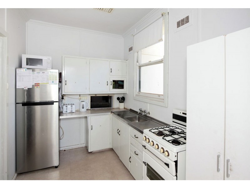 16 Doyle Avenue, Mount Austin NSW 2650