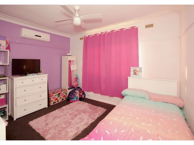 16 Doyle Avenue, Mount Austin NSW 2650