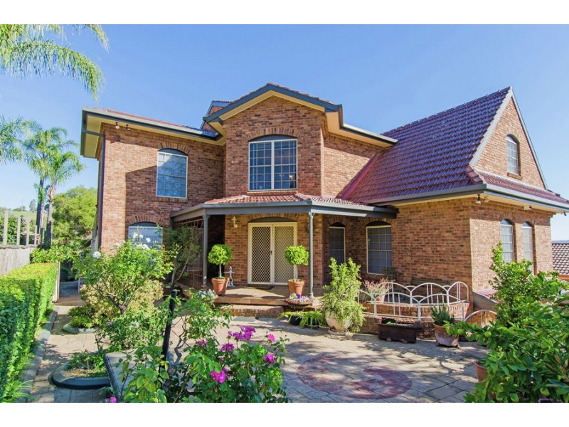 7 Allambie Way, Mount Austin NSW 2650