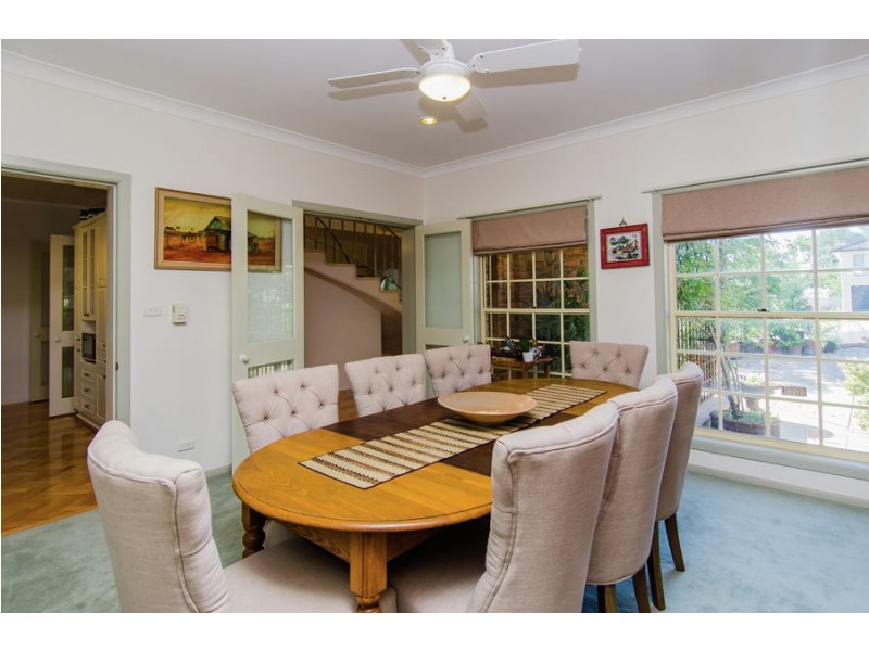 7 Allambie Way, Mount Austin NSW 2650