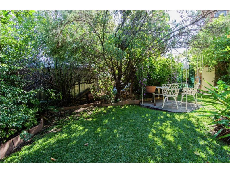 7 Allambie Way, Mount Austin NSW 2650