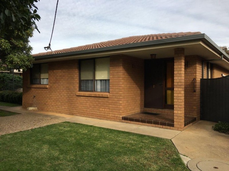 2/61 Main Street, Lake Albert NSW 2650