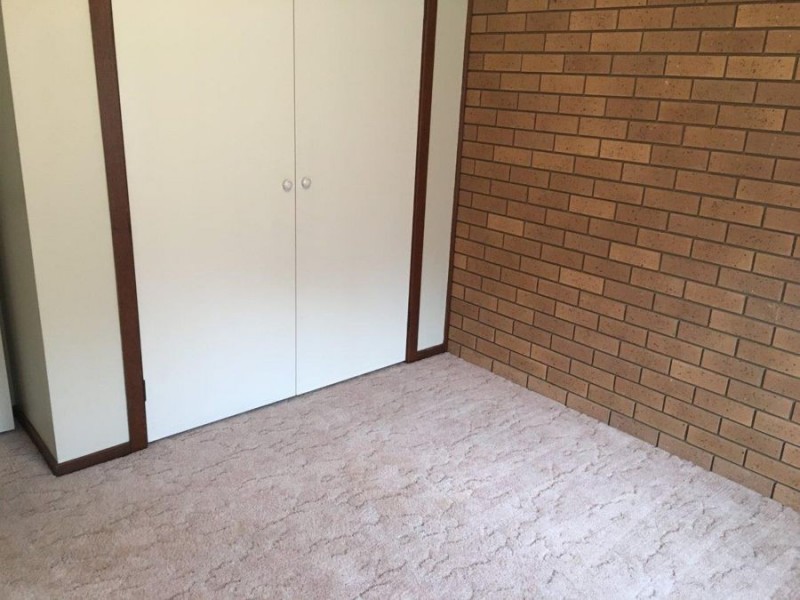 2/61 Main Street, Lake Albert NSW 2650