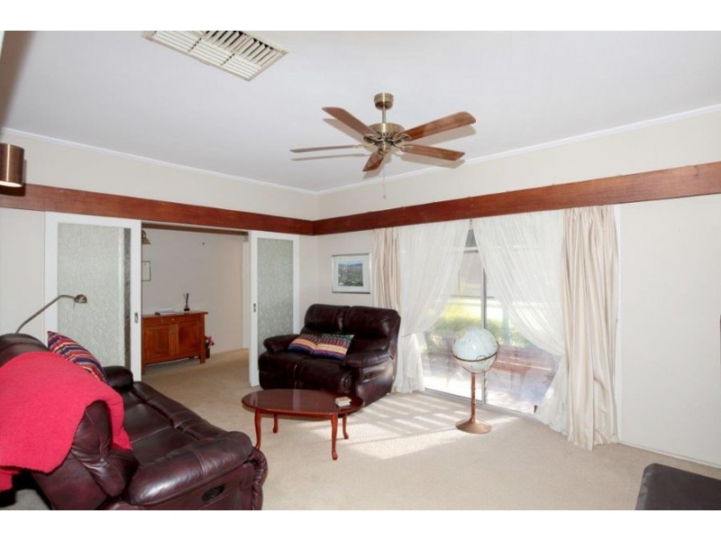 17 Montgomery Street, Ashmont NSW 2650