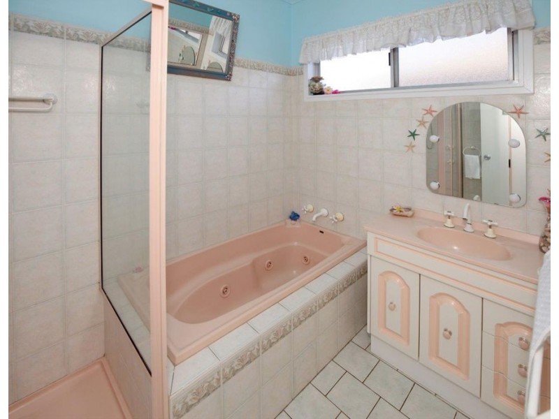 17 Montgomery Street, Ashmont NSW 2650