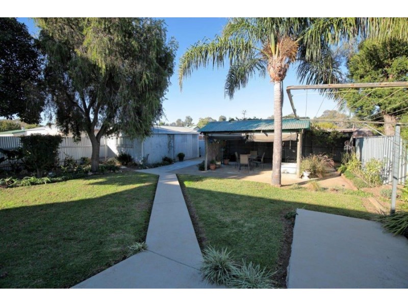 17 Montgomery Street, Ashmont NSW 2650