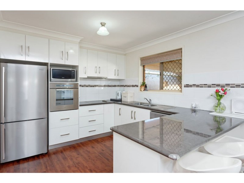 4 Langi Crescent, Glenfield Park NSW 2650
