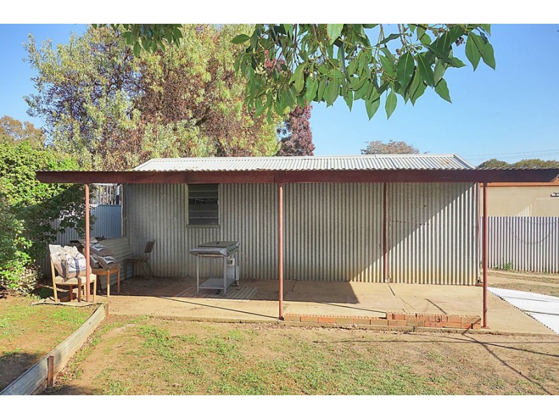 18 Jack Avenue, Mount Austin NSW 2650