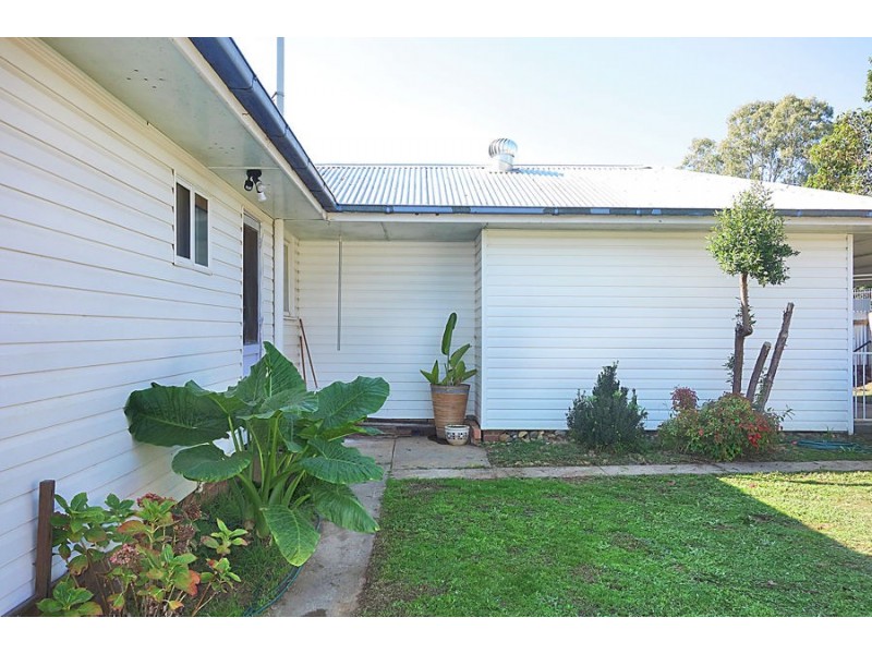 18 Jack Avenue, Mount Austin NSW 2650