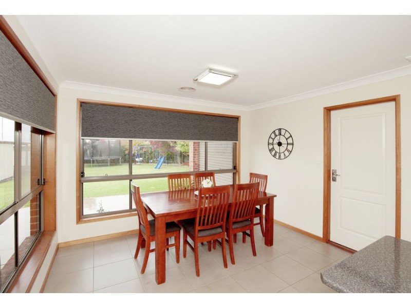 4 Alma Crescent, Estella NSW 2650