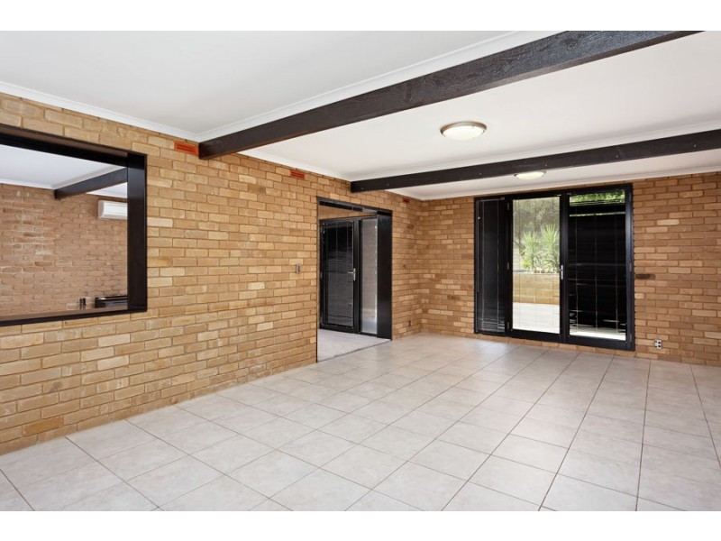 70 Mimosa Drive, Mount Austin NSW 2650