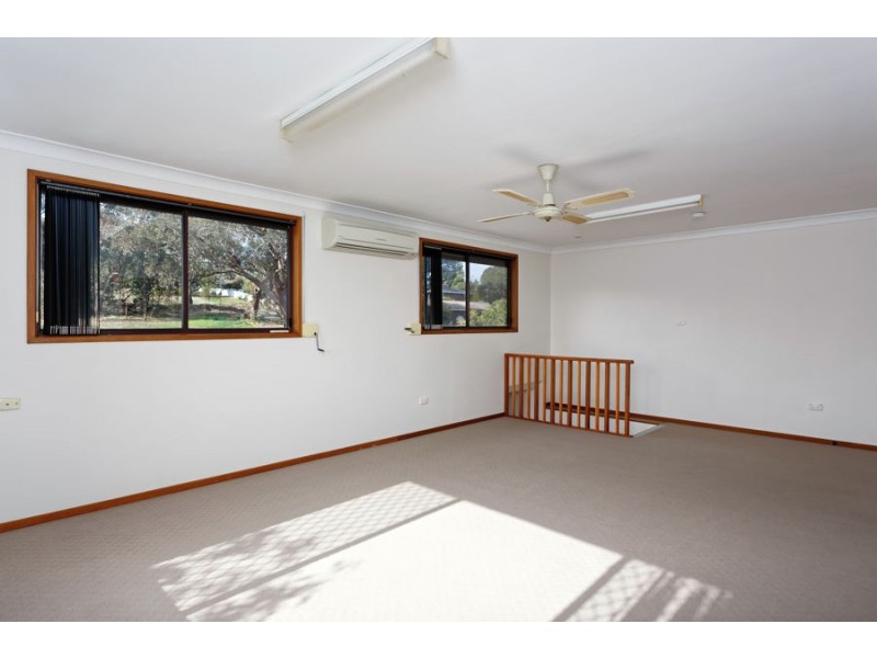 70 Mimosa Drive, Mount Austin NSW 2650