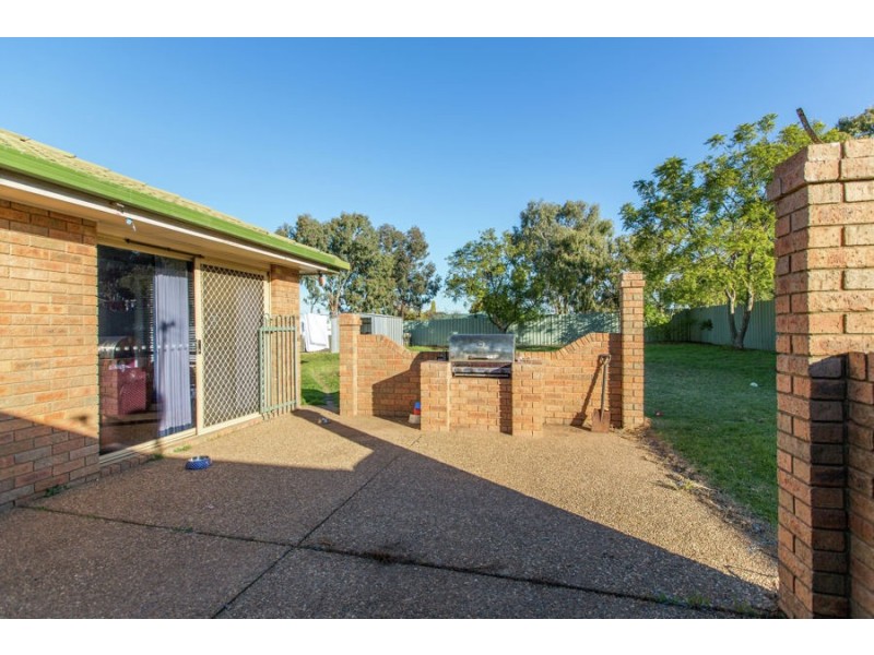 20 Doman Street, Estella NSW 2650