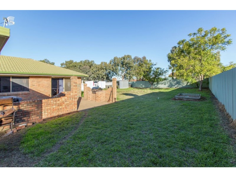 20 Doman Street, Estella NSW 2650
