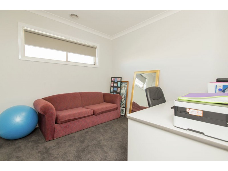 1 Mulberrygong Court, Gobbagombalin NSW 2650