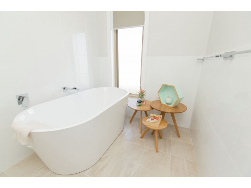 1 Mulberrygong Court, Gobbagombalin NSW 2650