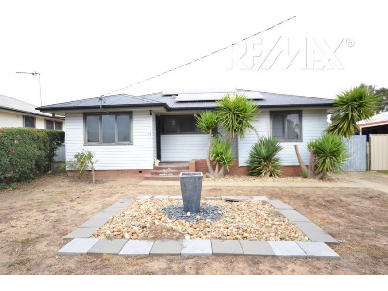 32 Mckell Avenue, Mount Austin NSW 2650