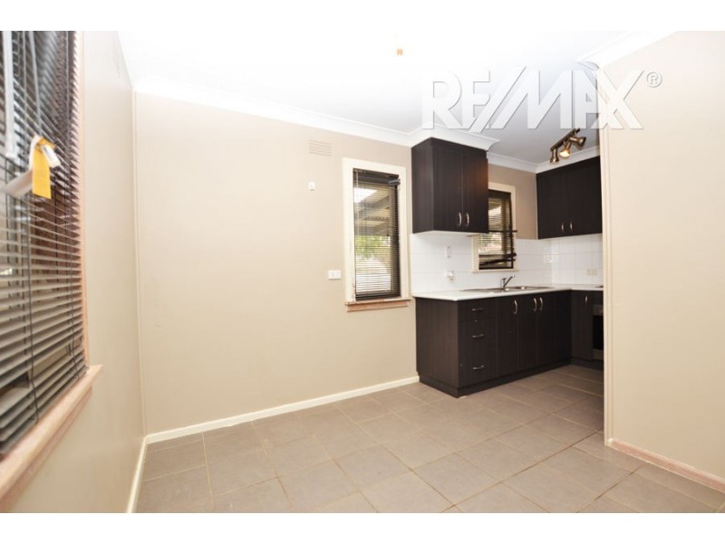 32 Mckell Avenue, Mount Austin NSW 2650