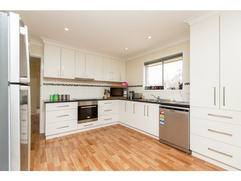 3 Sherwood Avenue, Kooringal NSW 2650