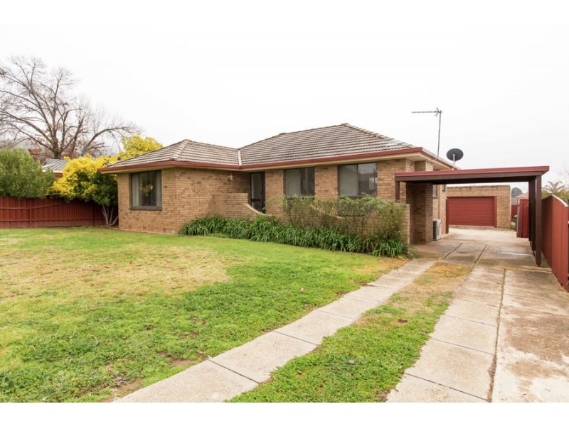 3 Sherwood Avenue, Kooringal NSW 2650