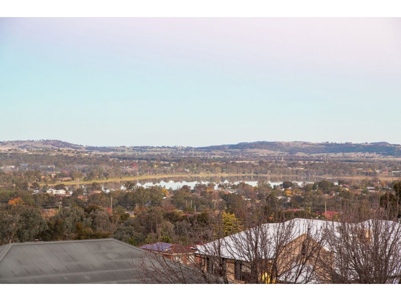 7 Gibbes Close, Kooringal NSW 2650