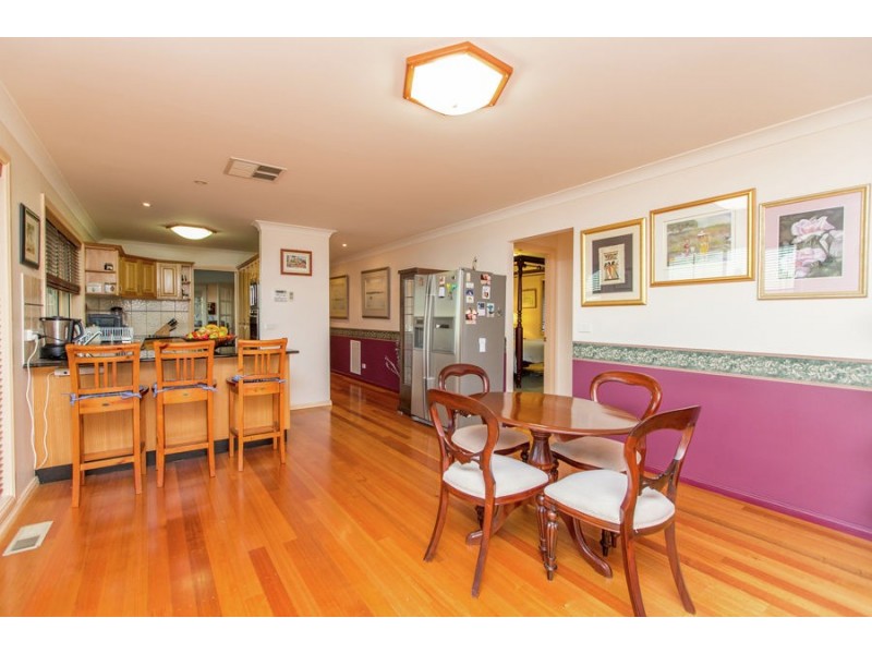 7 Gibbes Close, Kooringal NSW 2650