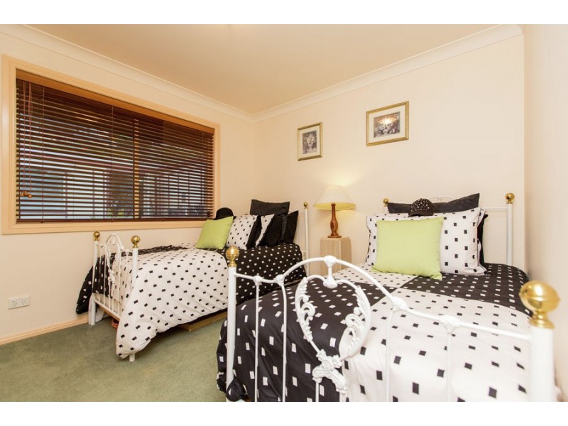 7 Gibbes Close, Kooringal NSW 2650