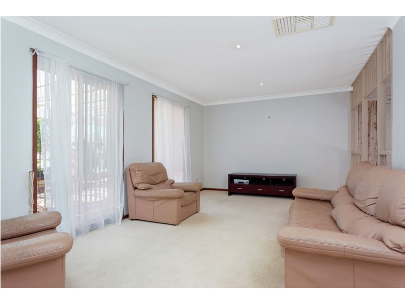 23 Bamarook Crescent, Glenfield Park NSW 2650