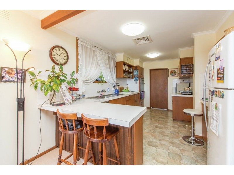 28 Lakeside Drive, Wagga Wagga NSW 2650