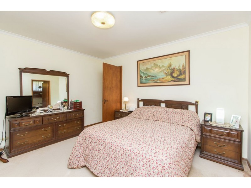 28 Lakeside Drive, Wagga Wagga NSW 2650