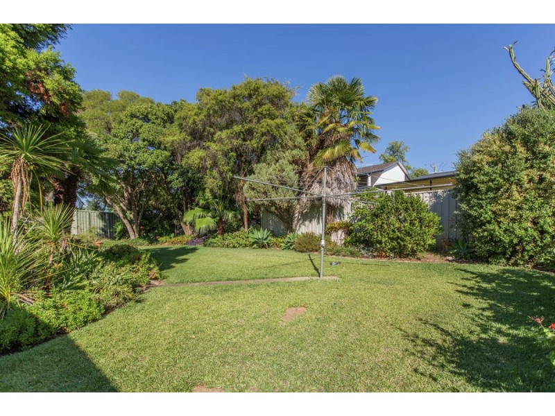 28 Lakeside Drive, Wagga Wagga NSW 2650