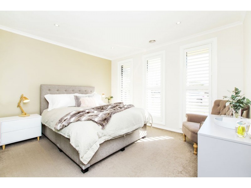 6 Ilex Street, Lake Albert NSW 2650