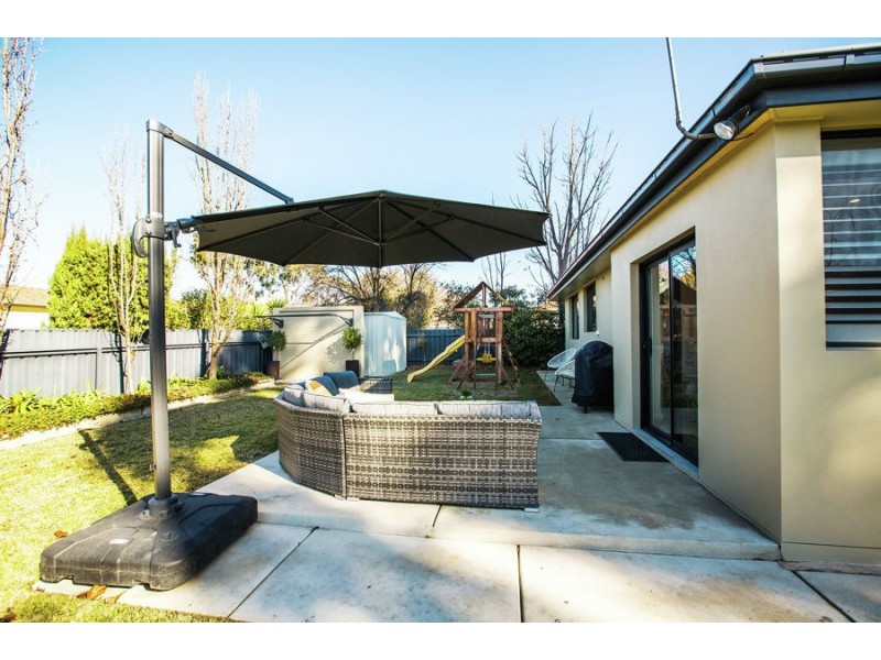 6 Ilex Street, Lake Albert NSW 2650