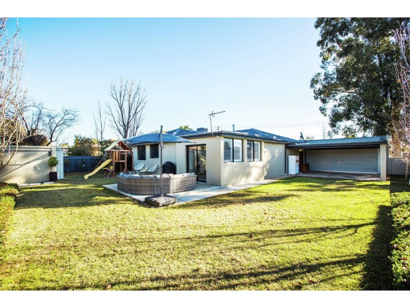 6 Ilex Street, Lake Albert NSW 2650