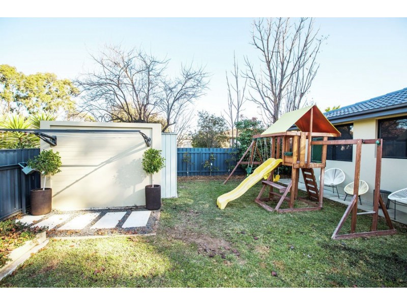 6 Ilex Street, Lake Albert NSW 2650