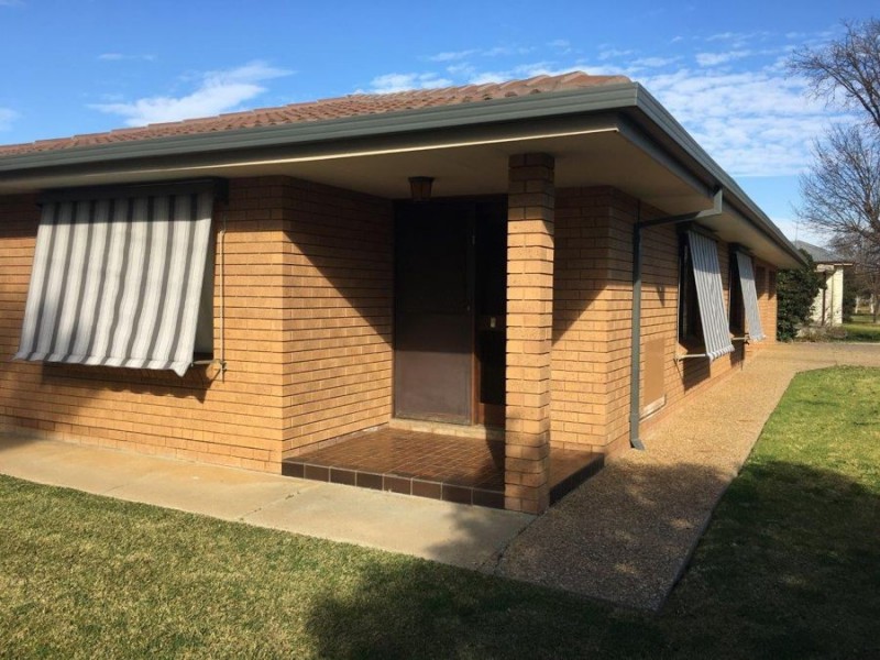 1/61 Main Street, Lake Albert NSW 2650