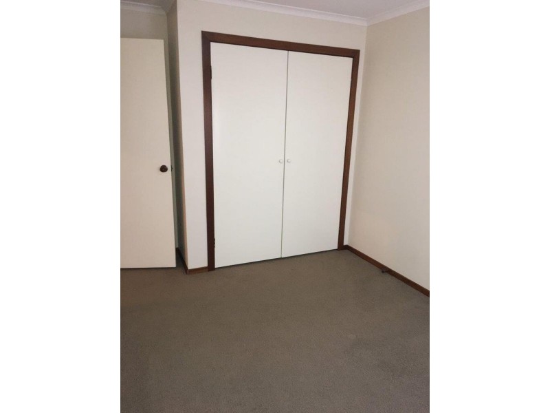 1/61 Main Street, Lake Albert NSW 2650