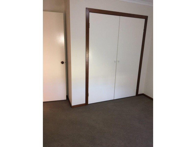 1/61 Main Street, Lake Albert NSW 2650