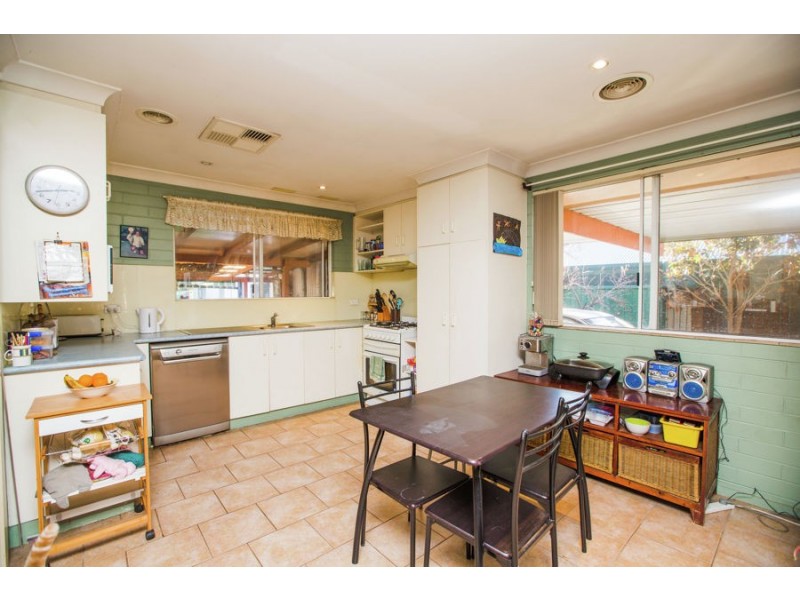 48 Adjin Street, Mount Austin NSW 2650