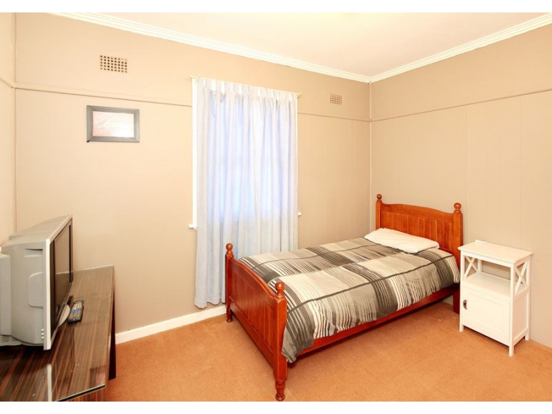 408 Lake Albert Road, Kooringal NSW 2650