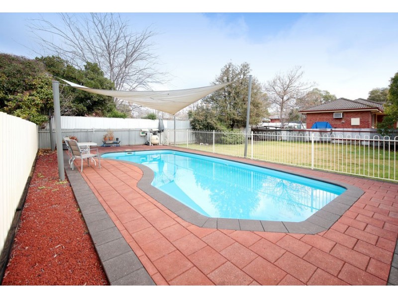 408 Lake Albert Road, Kooringal NSW 2650