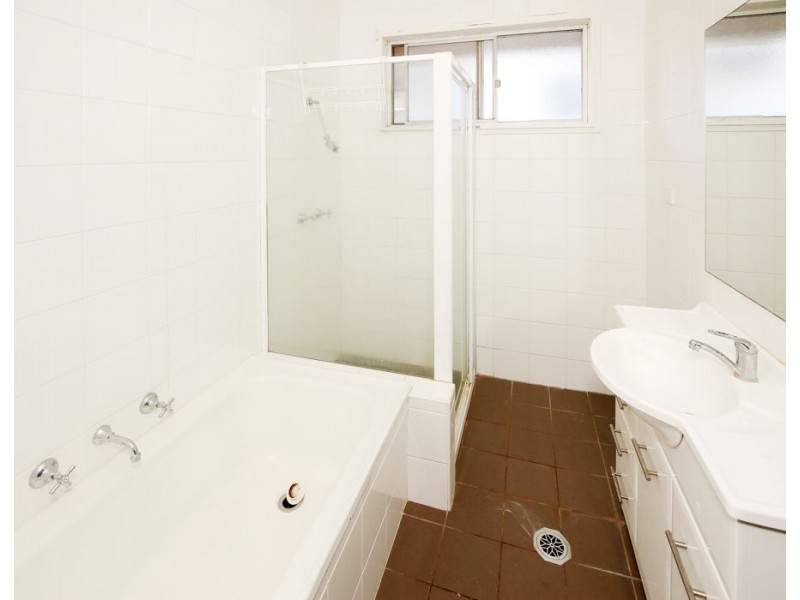 13 Ziegler Avenue, Kooringal NSW 2650