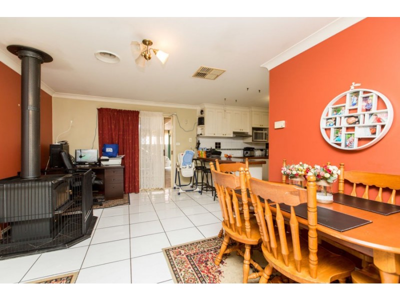 84 Veale Street, Ashmont NSW 2650