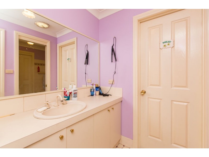 84 Veale Street, Ashmont NSW 2650