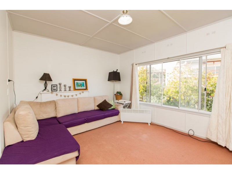 148 Macleay Street, Mount Austin NSW 2650