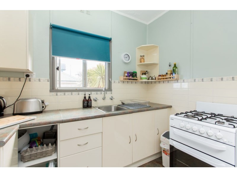 148 Macleay Street, Mount Austin NSW 2650