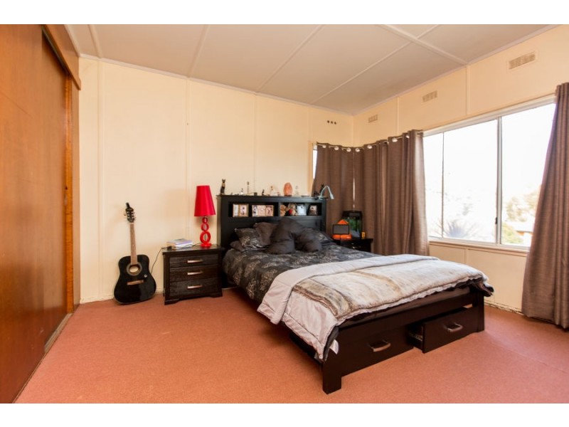 148 Macleay Street, Mount Austin NSW 2650