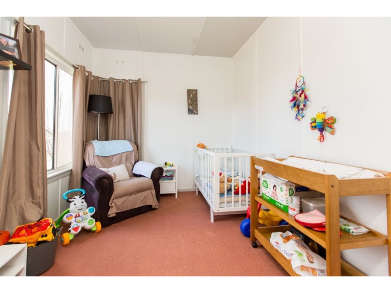 148 Macleay Street, Mount Austin NSW 2650