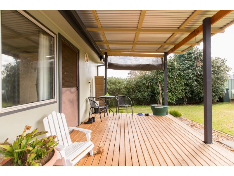 148 Macleay Street, Mount Austin NSW 2650